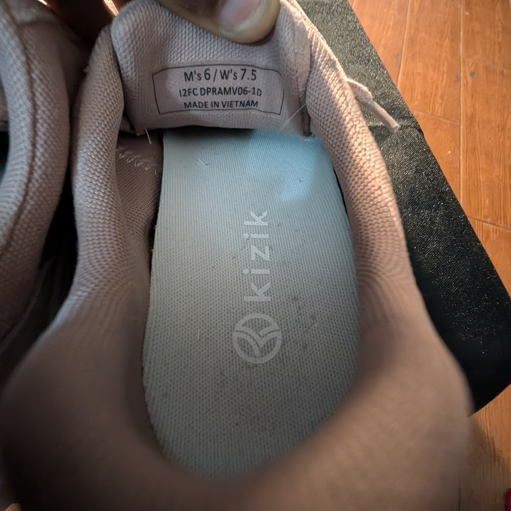 Kizik Women's Pink Canvas Sneakers 7.5 - Picture 5 of 7